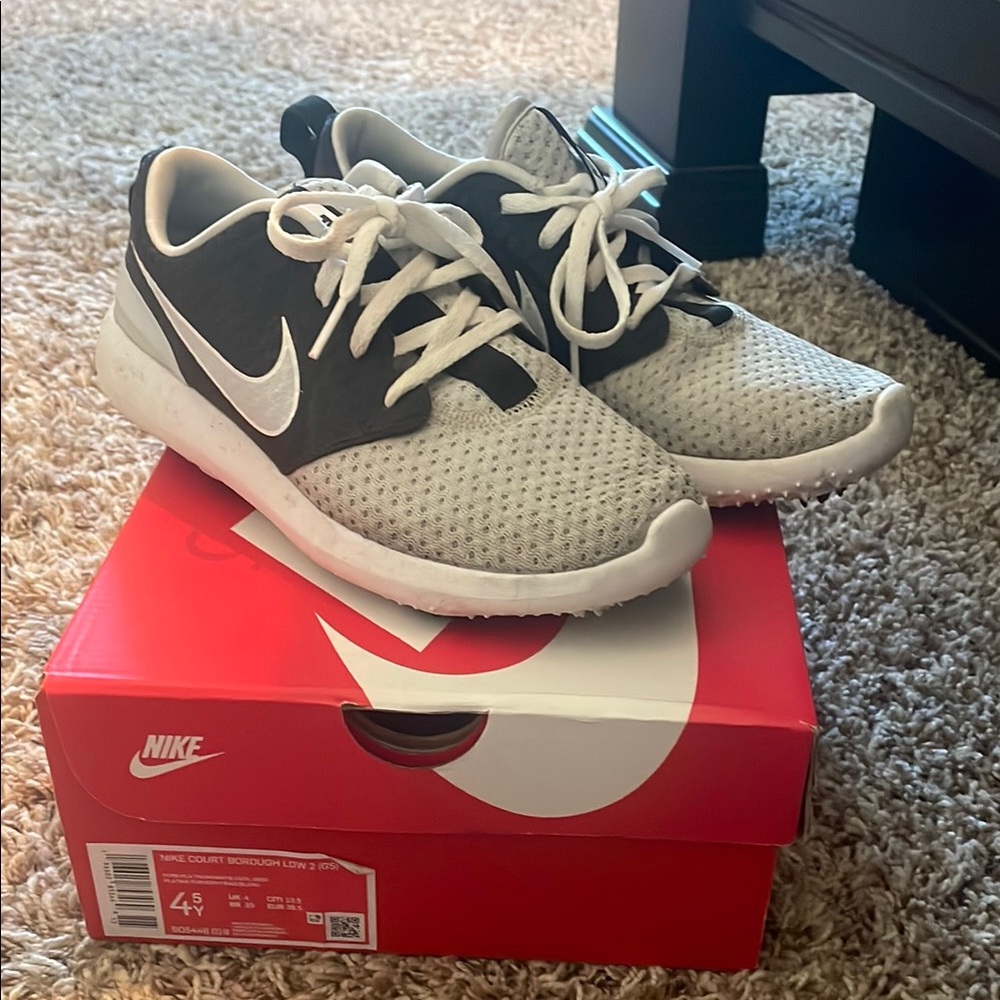 Nike Kids' Gray and Black Golf Sneakers
